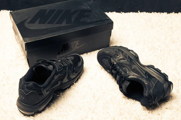 Gyönyörű Színes Szép Nike Air Max Futócipő Tornacipő Tréner Mutatja — Stock Fotó