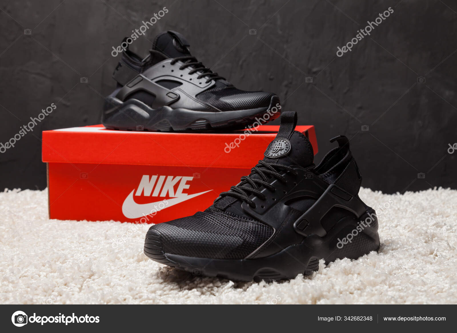 Knogle Gør gulvet rent investering New Beautiful Colorful Nice Nike Huarache Running Shoes Sneakers Trainers –  Stock Editorial Photo © sozon #342682348