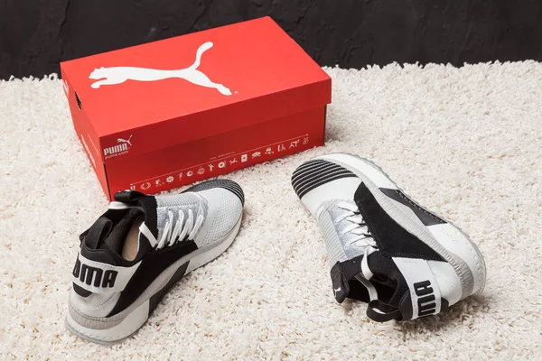 Neue Schöne Bunte Und Schöne Puma Ignite Laufschuhe Turnschuhe Turnschuhe — Stockfoto