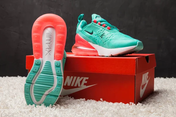 Sepatu Lari Nike Air Max Yang Berwarna Warni Dan Bagus — Stok Foto