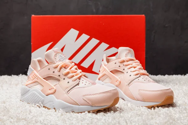 Nieuwe Mooie Kleurrijke Leuke Nike Huarache Hardloopschoenen Sneakers Trainers Toont — Stockfoto