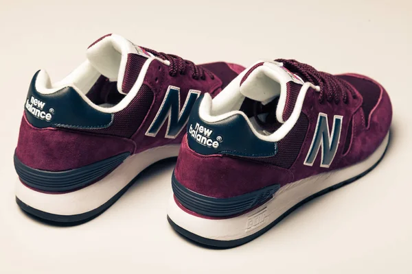 Nya Vackra Färgglada Och Trevliga New Balance Löparskor Sneakers Utbildare — Stockfoto