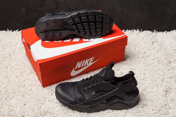 Nieuwe Mooie Kleurrijke Leuke Nike Huarache Hardloopschoenen Sneakers Trainers Toont — Stockfoto