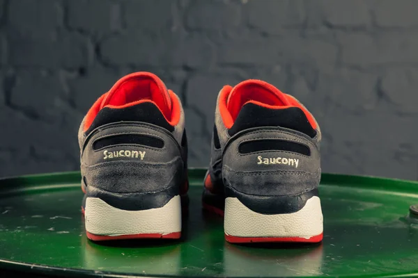 Нові Красиві Барвисті Красиві Saucony Бігові Черевики Кросівки Тренери Показують — стокове фото