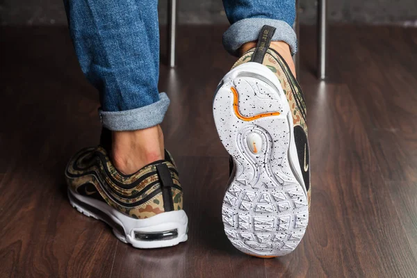 Nya Vackra Färgglada Och Trevliga Nike Air Max Löparskor Sneakers — Stockfoto