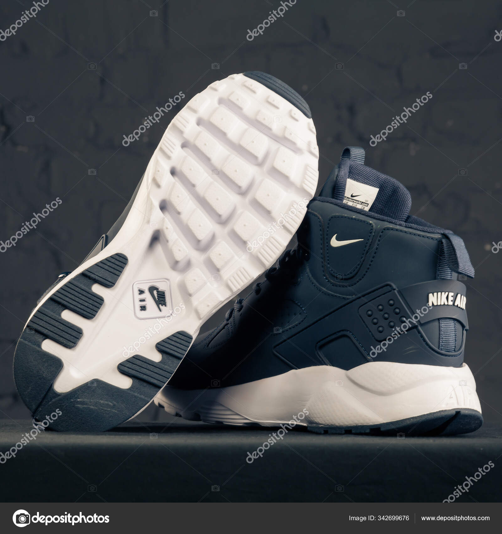 nike huarache velcro