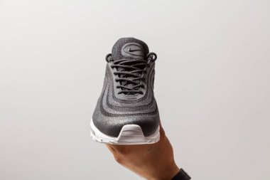 Yeni güzel renkli ve güzel Nike Air Max koşu ayakkabıları, spor ayakkabıları, spor ayakkabıları soyut arka planda bir marka kutusu olan logolar gösteriyor. Spor ve günlük ayakkabı konsepti. Kyiv, Ukrayna-Eylül 06, 2018