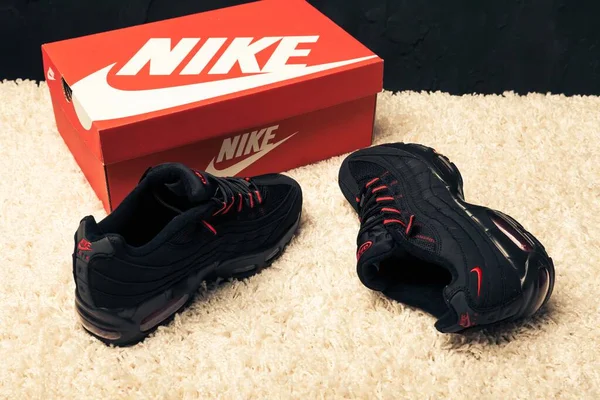 Gyönyörű Színes Szép Nike Air Max Futócipő Tornacipő Tréner Mutatja — Stock Fotó