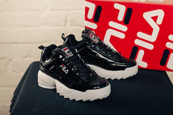 Novo Bonito Colorido Agradável Fila Disruptor Tênis Corrida Tênis Treinadores — Fotografia de Stock