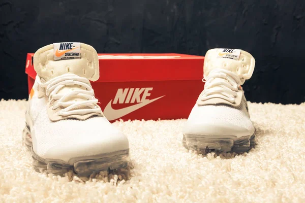 Yeni Renkli Güzel Nike Air Buhar Max Koşu Ayakkabıları Spor — Stok fotoğraf