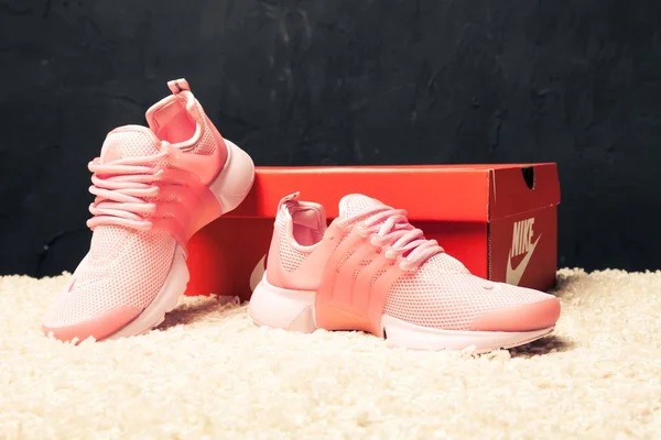 Nouvelles Belles Chaussures Course Colorées Belles Nike Air Max Baskets — Photo