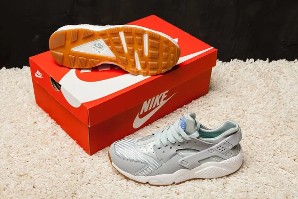 Nouveau Beau Coloré Agréable Nike Air Huarache Chaussures Course Baskets — Photo