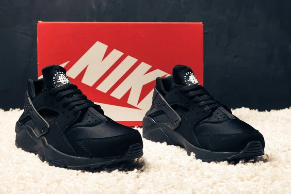 Nieuwe Mooie Kleurrijke Leuke Nike Huarache Hardloopschoenen Sneakers Trainers Toont — Stockfoto