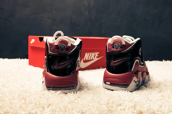 Nouvelles Belles Chaussures Course Colorées Belles Nike Air Max Baskets — Photo