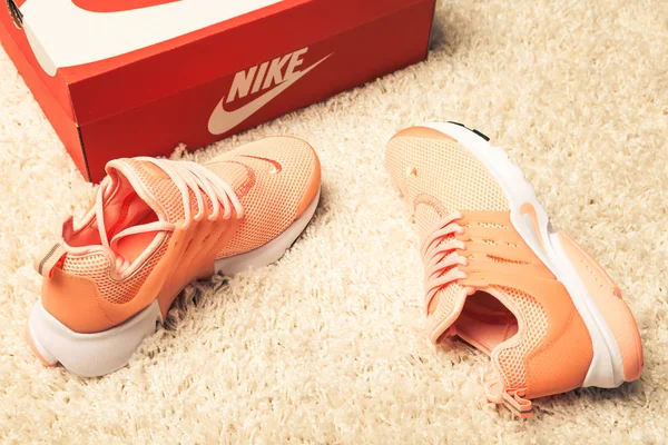 Nouvelles Belles Chaussures Course Colorées Belles Nike Air Max Baskets — Photo