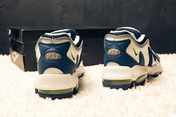 Νέο Όμορφο Πολύχρωμο Και Ωραίο Nike Air Max Αθλητικά Παπούτσια — Φωτογραφία Αρχείου