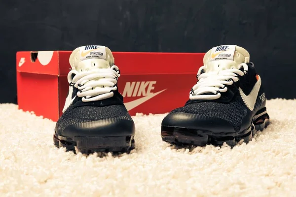 Nowe Piękne Kolorowe Ładne Buty Biegania Nike Vapor Max Trampki — Zdjęcie stockowe