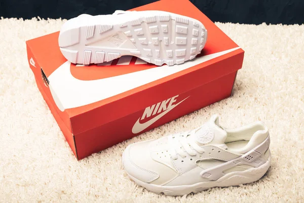 Neue Schöne Bunte Und Schöne Nike Huarache Laufschuhe Turnschuhe Turnschuhe — Stockfoto