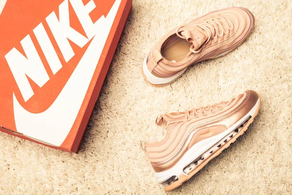 Nowe Piękne Kolorowe Ładne Buty Biegania Nike Air Max Trampki — Zdjęcie stockowe