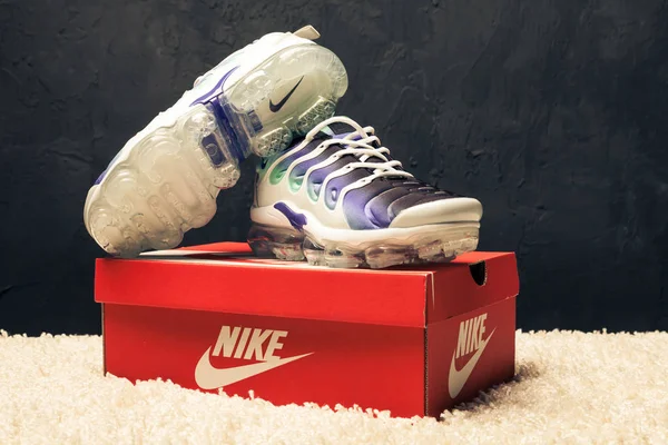 Nouveau Beau Coloré Agréable Chaussures Course Nike Air Max Baskets — Photo