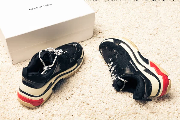 New Beautiful Colorful Nice Balenciaga Running Shoes Sneakers Trainers Shows — Stock fotografie
