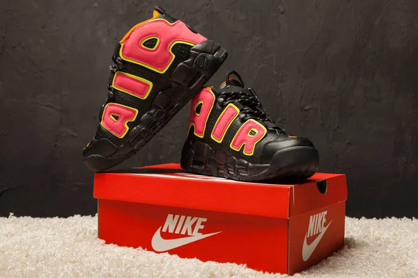 Новий Прекрасний Барвистий Милий Nike Air Max Працює Взуття Кросівки — стокове фото