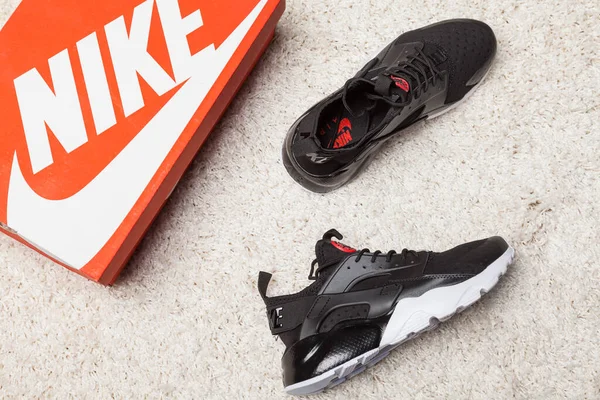 Nové Krásné Barevné Pěkné Běžecké Boty Nike Huarache Tenisky Trenéři — Stock fotografie