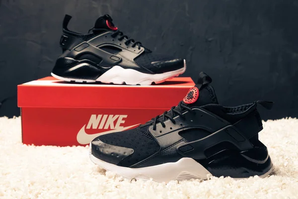 Neue Schöne Bunte Und Schöne Nike Huarache Laufschuhe Turnschuhe Turnschuhe — Stockfoto