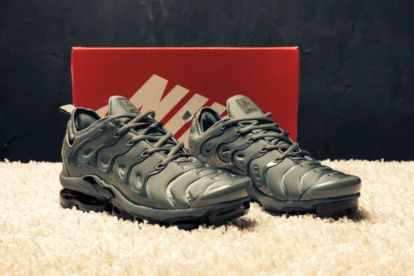 Vapormax plus 2025 stucco
