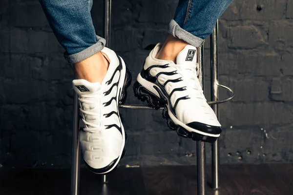 Nieuwe Mooie Kleurrijke Leuke Hardloopschoenen Sneakers Trainers Toont Het Logo — Stockfoto