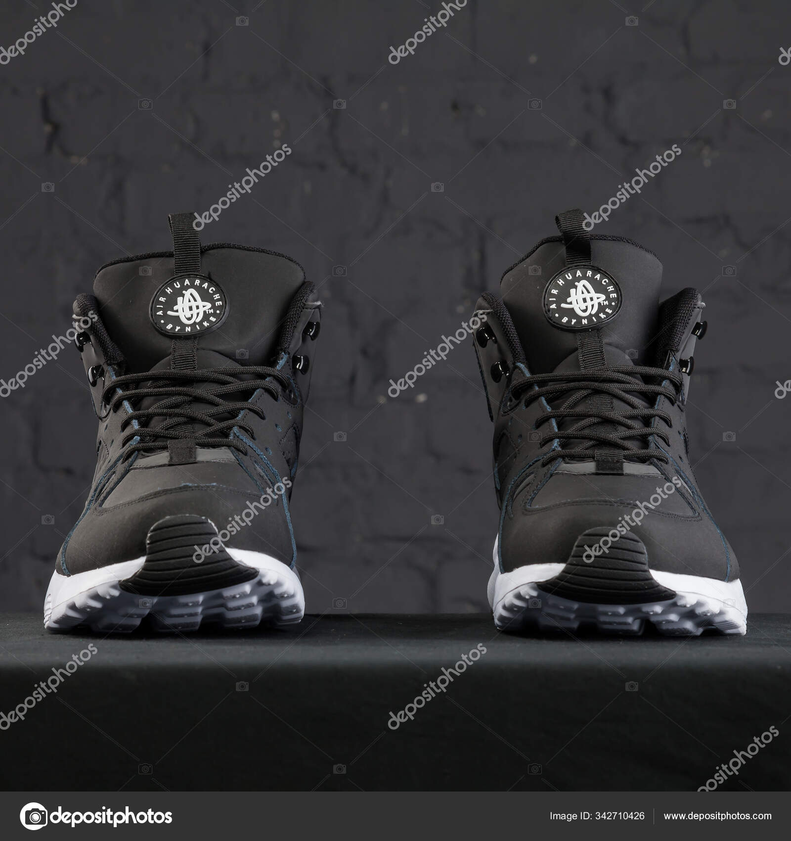 New Beautiful Colorful Nice Nike Huarache Running Shoes Sneakers Trainers Stock Editorial Photo sozon 342710426
