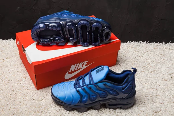 active boys nike shoes