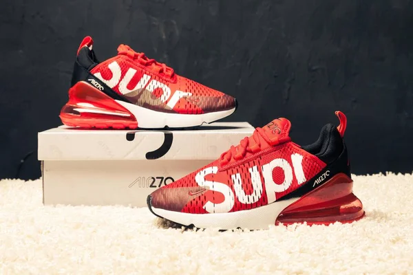 Nowe Piękne Kolorowe Ładne Buty Biegania Nike Air Max Trampki — Zdjęcie stockowe