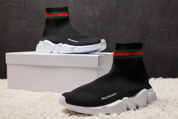 Nouveau Beau Coloré Agréable Chaussures Course Balenciaga Gucci Baskets Baskets — Photo