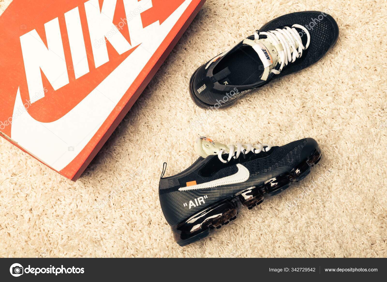 Nowe Pi kne Kolorowe adne Buty Biegania Nike Vapor Max Trampki stockowe zdj cie redakcyjne sozon 342729542