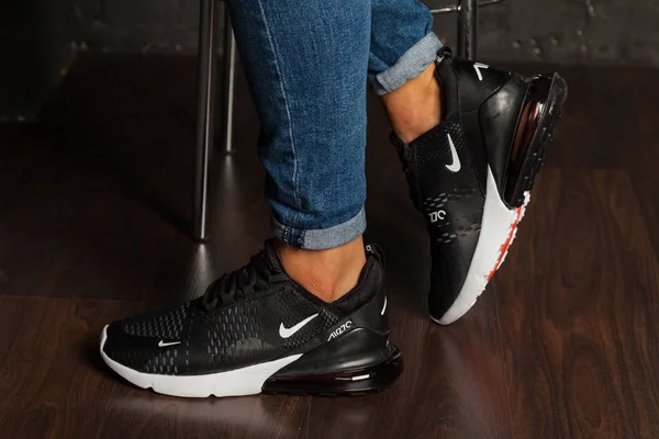 Nowe Piękne Kolorowe Ładne Buty Nike Air Max Biegania Trampki — Zdjęcie stockowe