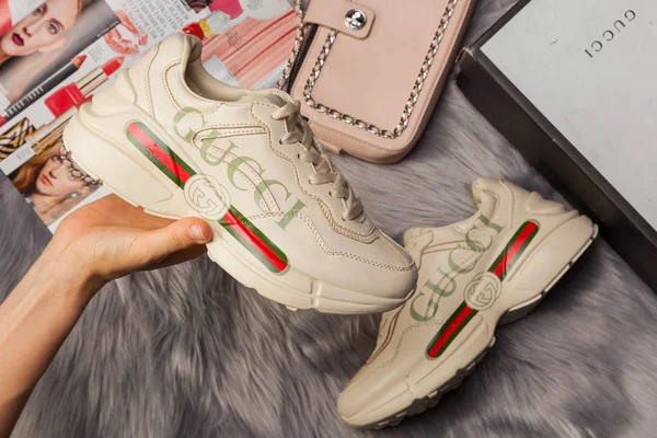 Gucci Nin Yeni Renkli Güzel Koşu Ayakkabıları Spor Ayakkabıları Spor — Stok fotoğraf