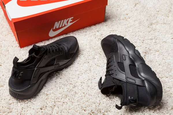 Nya Vackra Färgglada Och Trevliga Nike Huarache Löparskor Sneakers Utbildare — Stockfoto