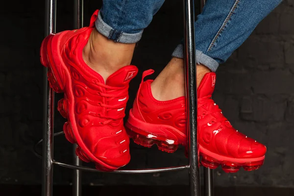 Nieuwe Mooie Kleurrijke Leuke Hardloopschoenen Sneakers Trainers Toont Het Logo — Stockfoto