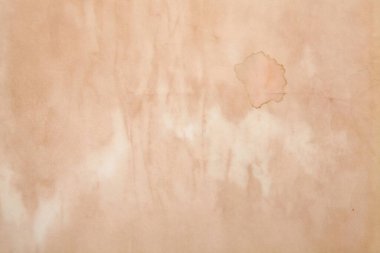 Boş eski kağıt çarşaf. Eski toprak ve kirli lekelerle dolu bir arka plan. Eski ve antika sanat konsepti. Karton, taş, beton ya da doğal mermer gibi bir doku. Poster modeli. 