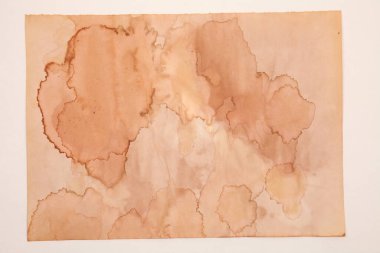 Boş eski kağıt çarşaf. Eski toprak ve kirli lekelerle dolu bir arka plan. Eski ve antika sanat konsepti. Karton, taş, beton ya da doğal mermer gibi bir doku. Poster modeli. 