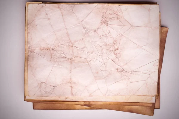 นกระดาษท อาย นหล งเก างเปล วยฝ นและคราบสกปรก แนวค ลปะว นเทจและโบราณ — ภาพถ่ายสต็อก