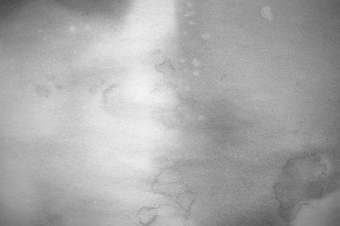 Eski kağıt çarşaf. Toz ve kirli lekelerle dolu boş bir arka plan. Eski ve antika sanat konsepti. Ayrıntılı yakın çekim stüdyo çekimi. Ön manzara. Ayarlanmış