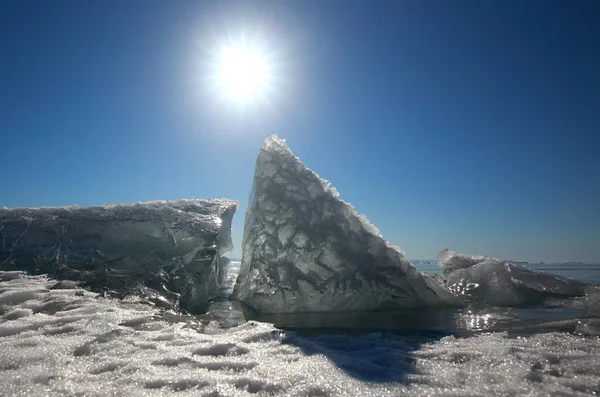 Sul lago Baikal in inverno . — Foto Stock