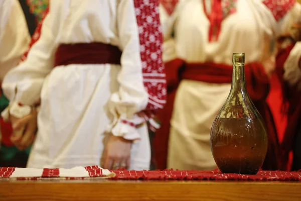 Бутылка Самогоном Национальный Украинский Алкогольный Напиток Национальный Алкогольный Напиток — стоковое фото