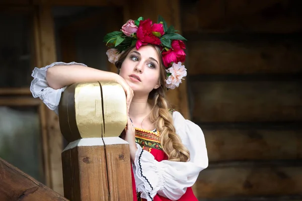 Russian Beauty Emotional Girl Traditional Folk Russian Costume Headdress Adorable — Fotografia de Stock
