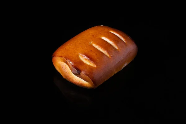 Bollo Con Relleno Fruta Sobre Fondo Oscuro —  Fotos de Stock