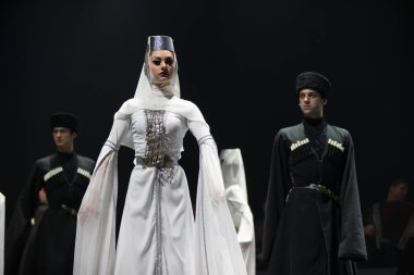 Beyaz Rusya, Gomel, 27 Şubat 2018. Konser salonu. Konuşma ulusal Gürcü bale Sukhishvili.Georgian erkek ve kadın dansçılar gerçekleştirmek ulusal dans