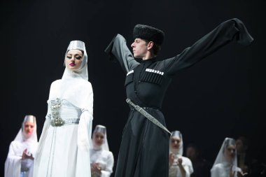 Beyaz Rusya, Gomel, 27 Şubat 2018. Konser salonu. Konuşma ulusal Gürcü bale Sukhishvili.Georgian erkek ve kadın dansçılar gerçekleştirmek ulusal dans