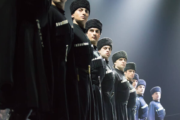 Беларусь, Гомель, 27 февраля 2018 года. Концертный зал. Выступление национального грузинского балета "Сухишвили.Грузинские танцоры исполняют танец"
